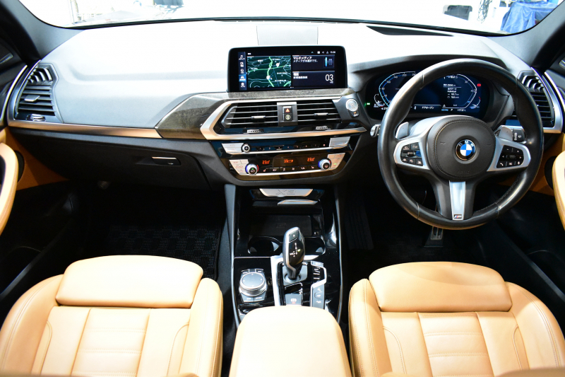 BMW X3 Xﾄﾞﾗｲﾌﾞ20d Mｽﾎﾟｰﾂ ｾﾚｸﾄ&ﾊｲﾗｲﾝP ﾊﾟﾉﾗﾏｻﾝR 型式変更後ﾓﾃﾞﾙ（UZ20） harman/kardon ﾗｲﾌﾞｺｯｸﾋﾟｯﾄ  20AW LEDﾍｯﾄﾞﾗｲﾄ 追従ACC HUD 全席ﾋｰﾀｰ付茶革 LCW ﾀｯﾁﾊﾟﾈﾙﾅﾋﾞﾌﾙｾｸﾞ全周囲ｶﾒﾗ3Dﾋﾞｭｰ  電動Rｹﾞｰﾄ ﾜｲﾔﾚｽ充電  2年保証