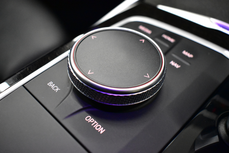 BMW 3シリーズ 330iﾂｰﾘﾝｸﾞ Mｽﾎﾟｰﾂ 高出力 ﾊｲﾗｲﾝ&ｺﾝﾌｫｰﾄP LEDﾍｯﾄﾞﾗｲﾄ ﾋｰﾀｰ付黒革 全周囲ｶﾒﾗ ACC Mｽﾎﾟｰﾂﾌﾞﾚｰｷ ﾀｯﾁﾊﾟﾈﾙﾅﾋﾞ ｱｯﾌﾟﾙｶｰﾌﾟﾚｲ 電動Rｹﾞｰﾄ ﾜｲﾔﾚｽ充電 18AW 2年保証