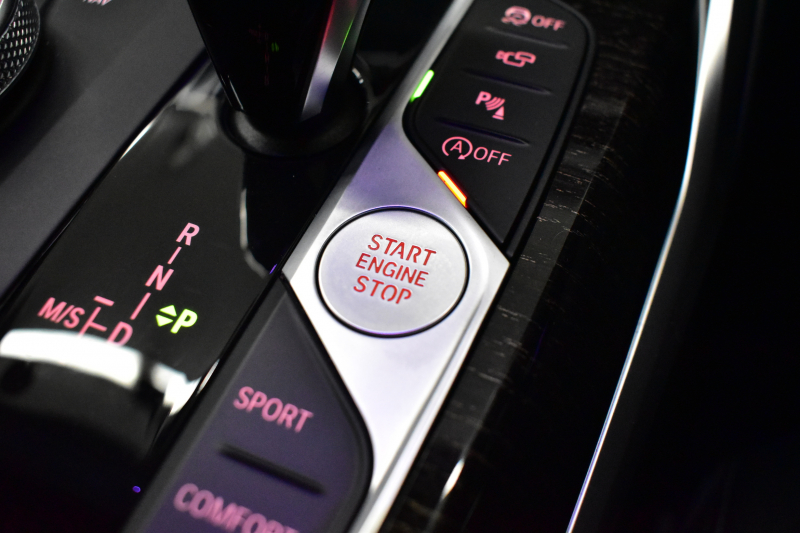 BMW 3シリーズ 330iﾂｰﾘﾝｸﾞ Mｽﾎﾟｰﾂ 高出力 ﾊｲﾗｲﾝ&ｺﾝﾌｫｰﾄP LEDﾍｯﾄﾞﾗｲﾄ ﾋｰﾀｰ付黒革 全周囲ｶﾒﾗ ACC Mｽﾎﾟｰﾂﾌﾞﾚｰｷ ﾀｯﾁﾊﾟﾈﾙﾅﾋﾞ ｱｯﾌﾟﾙｶｰﾌﾟﾚｲ 電動Rｹﾞｰﾄ ﾜｲﾔﾚｽ充電 18AW 2年保証