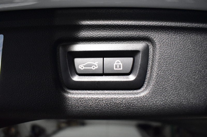 BMW 3シリーズ 330iﾂｰﾘﾝｸﾞ Mｽﾎﾟｰﾂ 高出力 ﾊｲﾗｲﾝ&ｺﾝﾌｫｰﾄP LEDﾍｯﾄﾞﾗｲﾄ ﾋｰﾀｰ付黒革 全周囲ｶﾒﾗ ACC Mｽﾎﾟｰﾂﾌﾞﾚｰｷ ﾀｯﾁﾊﾟﾈﾙﾅﾋﾞ ｱｯﾌﾟﾙｶｰﾌﾟﾚｲ 電動Rｹﾞｰﾄ ﾜｲﾔﾚｽ充電 18AW 2年保証