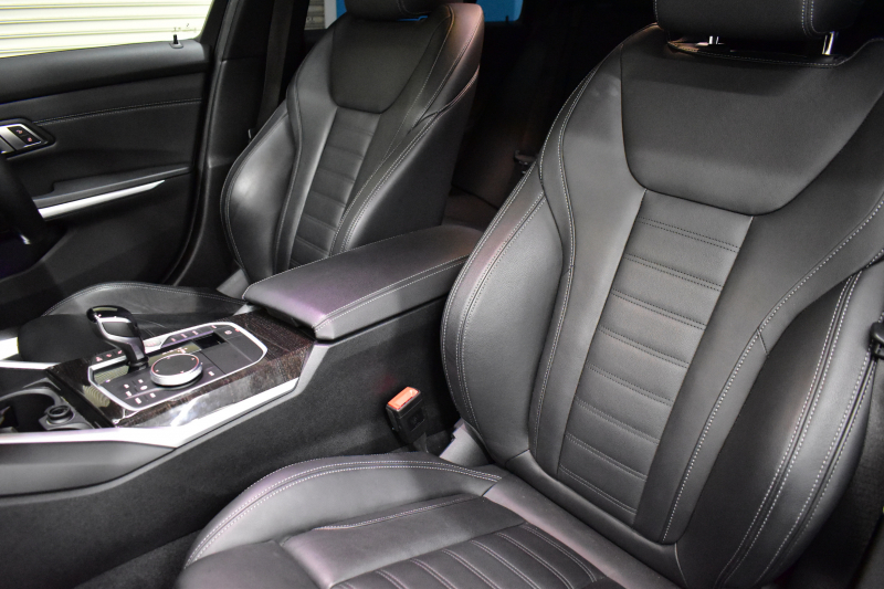 BMW 3シリーズ 330iﾂｰﾘﾝｸﾞ Mｽﾎﾟｰﾂ 高出力 ﾊｲﾗｲﾝ&ｺﾝﾌｫｰﾄP LEDﾍｯﾄﾞﾗｲﾄ ﾋｰﾀｰ付黒革 全周囲ｶﾒﾗ ACC Mｽﾎﾟｰﾂﾌﾞﾚｰｷ ﾀｯﾁﾊﾟﾈﾙﾅﾋﾞ ｱｯﾌﾟﾙｶｰﾌﾟﾚｲ 電動Rｹﾞｰﾄ ﾜｲﾔﾚｽ充電 18AW 2年保証