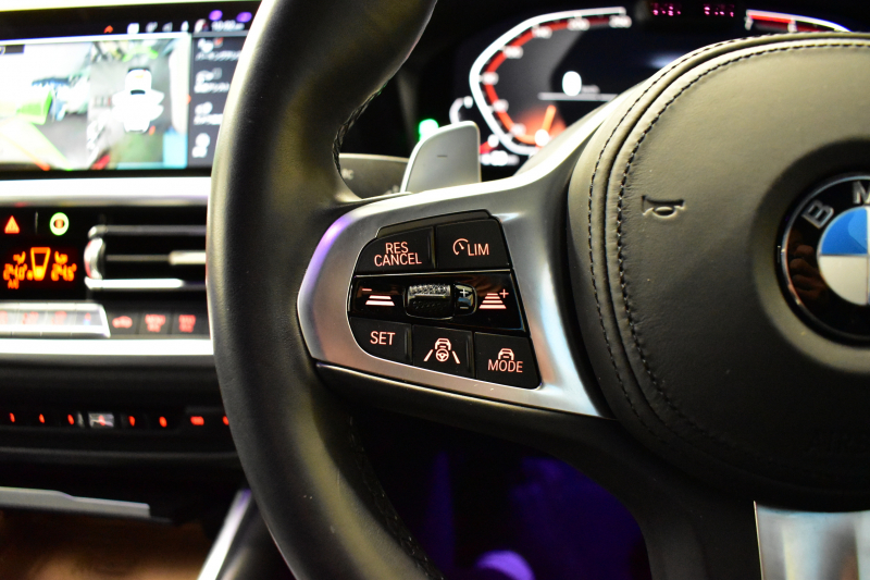 BMW 3シリーズ 330iﾂｰﾘﾝｸﾞ Mｽﾎﾟｰﾂ 高出力 ﾊｲﾗｲﾝ&ｺﾝﾌｫｰﾄP LEDﾍｯﾄﾞﾗｲﾄ ﾋｰﾀｰ付黒革 全周囲ｶﾒﾗ ACC Mｽﾎﾟｰﾂﾌﾞﾚｰｷ ﾀｯﾁﾊﾟﾈﾙﾅﾋﾞ ｱｯﾌﾟﾙｶｰﾌﾟﾚｲ 電動Rｹﾞｰﾄ ﾜｲﾔﾚｽ充電 18AW 2年保証