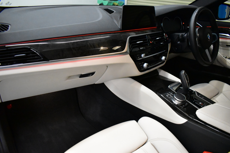 BMW 5シリーズ 523d Mｽﾎﾟｰﾂ ﾊｲﾗｲﾝP Indivi20AW 全席ﾋｰﾀｰ付ｱｲﾎﾞﾘｰﾚｻﾞｰ ACｼｭﾆｯﾂｧｰFﾘｯﾌﾟ LEDﾍｯﾄﾞﾗｲﾄ 追従ACC 液晶ﾒｰﾀｰ ﾀｯﾁﾊﾟﾈﾙ対応iﾄﾞﾗｲﾌﾞHDDﾅﾋﾞﾌﾙｾｸﾞ 全周囲ｶﾒﾗ3Dﾋﾞｭｰ 車線変更&逸脱警告 衝突軽減ﾌﾞﾚｰｷ 電動ﾄﾗﾝｸ 2年保証