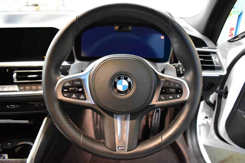 BMW 3シリーズ 320iﾂｰﾘﾝｸﾞ Mｽﾎﾟｰﾂ ﾊｲﾗｲﾝ&ｺﾝﾌｫｰﾄP LEDﾍｯﾄﾞﾗｲﾄ ﾋｰﾀｰ付黒革 全周囲ｶﾒﾗ ACC Mｽﾎﾟｰﾂﾌﾞﾚｰｷ ﾀｯﾁﾊﾟﾈﾙﾅﾋﾞ ﾗｲﾌﾞｺｸﾋﾟｯﾄ ｱｯﾌﾟﾙｶｰﾌﾟﾚｲ 電動Rｹﾞｰﾄ ﾜｲﾔﾚｽ充電 18AW 2年保証