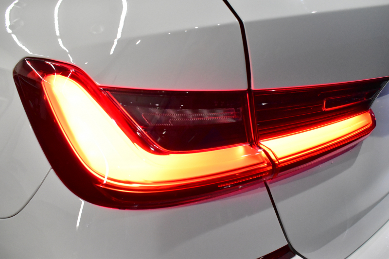 BMW 3シリーズ 320iﾂｰﾘﾝｸﾞ Mｽﾎﾟｰﾂ ﾊｲﾗｲﾝ&ｺﾝﾌｫｰﾄP LEDﾍｯﾄﾞﾗｲﾄ ﾋｰﾀｰ付黒革 全周囲ｶﾒﾗ ACC Mｽﾎﾟｰﾂﾌﾞﾚｰｷ ﾀｯﾁﾊﾟﾈﾙﾅﾋﾞ ﾗｲﾌﾞｺｸﾋﾟｯﾄ ｱｯﾌﾟﾙｶｰﾌﾟﾚｲ 電動Rｹﾞｰﾄ ﾜｲﾔﾚｽ充電 18AW 2年保証