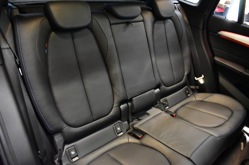 BMW X1 Xﾄﾞﾗｲﾌﾞ18d Mｽﾎﾟｰﾂ  4WD ﾊﾟﾉﾗﾏｻﾝﾙｰﾌ ﾋｰﾀｰ付黒革 ｱﾄﾞﾊﾞﾝｽﾄﾞｱｸﾃｨﾌﾞｾｰﾌﾃｨ&ｺﾝﾌｫｰﾄP 追従ACC HUD 19AW LEDﾍｯﾄﾞﾗｲﾄ ﾀｯﾁﾊﾟﾈﾙHDDﾅﾋﾞBｶﾒﾗ 前後PDC 衝突軽減B 車線逸脱&歩行者警告 電動Rｹﾞｰﾄ ｽﾏｰﾄｷｰ 2年保証