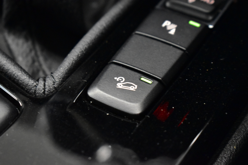 BMW X1 Xﾄﾞﾗｲﾌﾞ18d Mｽﾎﾟｰﾂ  4WD ﾊﾟﾉﾗﾏｻﾝﾙｰﾌ ﾋｰﾀｰ付黒革 ｱﾄﾞﾊﾞﾝｽﾄﾞｱｸﾃｨﾌﾞｾｰﾌﾃｨ&ｺﾝﾌｫｰﾄP 追従ACC HUD 19AW LEDﾍｯﾄﾞﾗｲﾄ ﾀｯﾁﾊﾟﾈﾙHDDﾅﾋﾞBｶﾒﾗ 前後PDC 衝突軽減B 車線逸脱&歩行者警告 電動Rｹﾞｰﾄ ｽﾏｰﾄｷｰ 2年保証