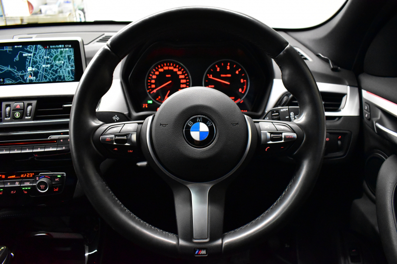 BMW X1 Xﾄﾞﾗｲﾌﾞ18d Mｽﾎﾟｰﾂ  4WD ﾊﾟﾉﾗﾏｻﾝﾙｰﾌ ﾋｰﾀｰ付黒革 ｱﾄﾞﾊﾞﾝｽﾄﾞｱｸﾃｨﾌﾞｾｰﾌﾃｨ&ｺﾝﾌｫｰﾄP 追従ACC HUD 19AW LEDﾍｯﾄﾞﾗｲﾄ ﾀｯﾁﾊﾟﾈﾙHDDﾅﾋﾞBｶﾒﾗ 前後PDC 衝突軽減B 車線逸脱&歩行者警告 電動Rｹﾞｰﾄ ｽﾏｰﾄｷｰ 2年保証