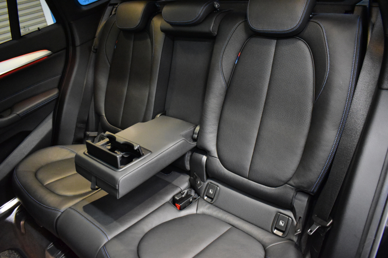 BMW X1 Xﾄﾞﾗｲﾌﾞ18d Mｽﾎﾟｰﾂ  4WD ﾊﾟﾉﾗﾏｻﾝﾙｰﾌ ﾋｰﾀｰ付黒革 ｱﾄﾞﾊﾞﾝｽﾄﾞｱｸﾃｨﾌﾞｾｰﾌﾃｨ&ｺﾝﾌｫｰﾄP 追従ACC HUD 19AW LEDﾍｯﾄﾞﾗｲﾄ ﾀｯﾁﾊﾟﾈﾙHDDﾅﾋﾞBｶﾒﾗ 前後PDC 衝突軽減B 車線逸脱&歩行者警告 電動Rｹﾞｰﾄ ｽﾏｰﾄｷｰ 2年保証