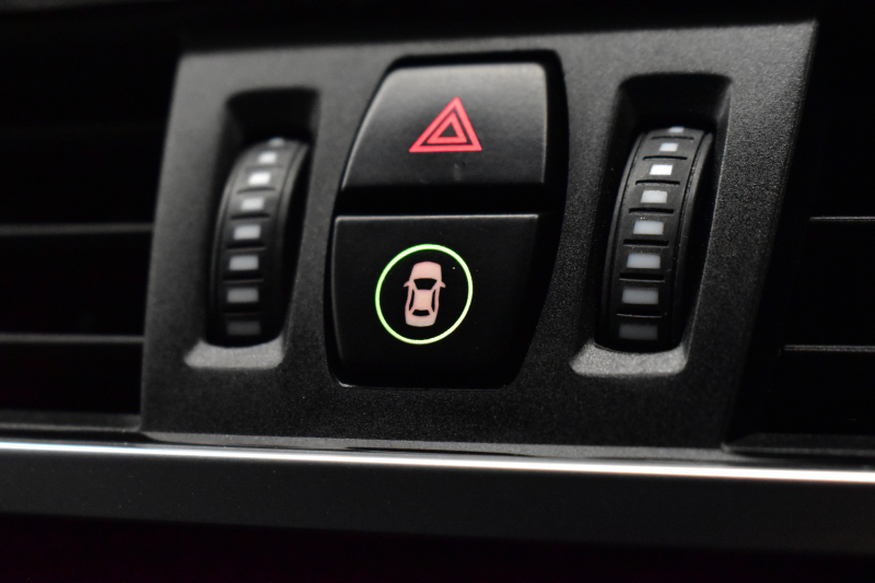 BMW X1 Xﾄﾞﾗｲﾌﾞ18d Mｽﾎﾟｰﾂ  4WD ﾊﾟﾉﾗﾏｻﾝﾙｰﾌ ﾋｰﾀｰ付黒革 ｱﾄﾞﾊﾞﾝｽﾄﾞｱｸﾃｨﾌﾞｾｰﾌﾃｨ&ｺﾝﾌｫｰﾄP 追従ACC HUD 19AW LEDﾍｯﾄﾞﾗｲﾄ ﾀｯﾁﾊﾟﾈﾙHDDﾅﾋﾞBｶﾒﾗ 前後PDC 衝突軽減B 車線逸脱&歩行者警告 電動Rｹﾞｰﾄ ｽﾏｰﾄｷｰ 2年保証