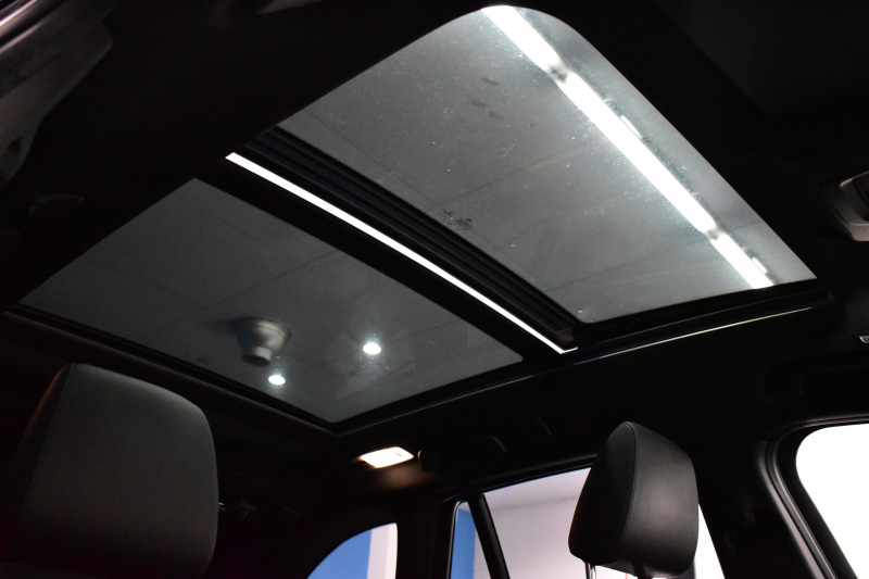 BMW X1 Xﾄﾞﾗｲﾌﾞ18d Mｽﾎﾟｰﾂ  4WD ﾊﾟﾉﾗﾏｻﾝﾙｰﾌ ﾋｰﾀｰ付黒革 ｱﾄﾞﾊﾞﾝｽﾄﾞｱｸﾃｨﾌﾞｾｰﾌﾃｨ&ｺﾝﾌｫｰﾄP 追従ACC HUD 19AW LEDﾍｯﾄﾞﾗｲﾄ ﾀｯﾁﾊﾟﾈﾙHDDﾅﾋﾞBｶﾒﾗ 前後PDC 衝突軽減B 車線逸脱&歩行者警告 電動Rｹﾞｰﾄ ｽﾏｰﾄｷｰ 2年保証