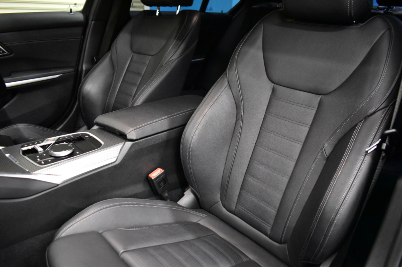 BMW 3シリーズ M340i xDrive LCI後期 ｶｰﾌﾞﾄﾞﾃﾞｨｽﾌﾟﾚｲ ﾋｰﾀｰ付黒革 LEDﾍｯﾄﾞﾗｲﾄ MﾃｸﾉﾛｼﾞｰP 可変Mｻｽ Mｽﾎﾟｰﾂﾌﾞﾚｰｷ&ﾃﾞﾌ 19AW  BMWﾗｲﾌﾞｺｯｸﾋﾟｯﾄ全周囲ｶﾒﾗ ｱｯﾌﾟﾙｶｰﾌﾟﾚｲ ACC HUD 車線変更&逸脱&歩行者警告 2年保証