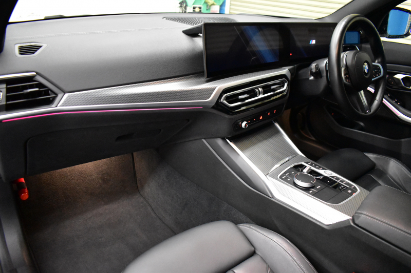 BMW 3シリーズ M340i xDrive LCI後期 ｶｰﾌﾞﾄﾞﾃﾞｨｽﾌﾟﾚｲ ﾋｰﾀｰ付黒革 LEDﾍｯﾄﾞﾗｲﾄ MﾃｸﾉﾛｼﾞｰP 可変Mｻｽ Mｽﾎﾟｰﾂﾌﾞﾚｰｷ&ﾃﾞﾌ 19AW  BMWﾗｲﾌﾞｺｯｸﾋﾟｯﾄ全周囲ｶﾒﾗ ｱｯﾌﾟﾙｶｰﾌﾟﾚｲ ACC HUD 車線変更&逸脱&歩行者警告 2年保証