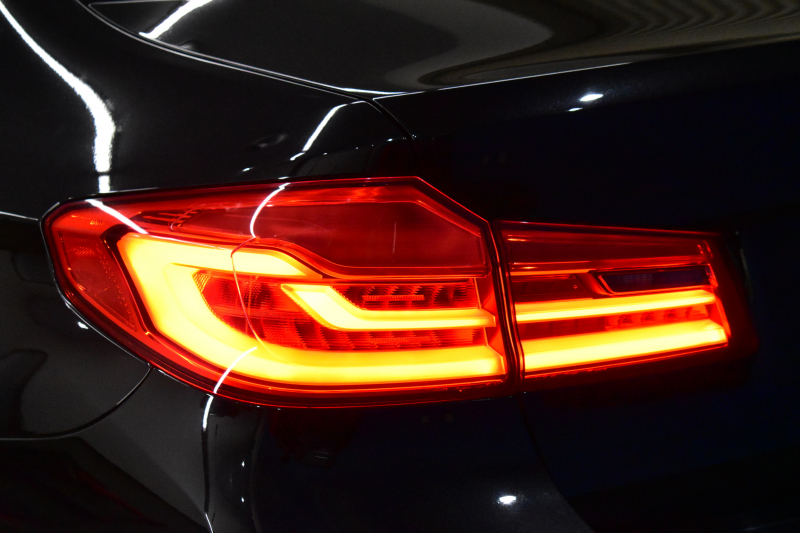 BMW 5シリーズ 540i Mｽﾎﾟｰﾂ ｻﾝﾙｰﾌ ｺﾝﾌｫｰﾄ&ﾊｲﾗｲﾝP 前席ｺﾝﾌｫｰﾄｼｰﾄ&ﾏｯｻｰｼﾞ&ﾍﾞﾝﾁﾚｰﾀｰ 全席ﾋｰﾀｰ付黒革 ﾊｰﾏﾝｶｰﾄﾞﾝ 4ｿﾞｰﾝAC 可変ｻｽ Mｽﾎﾟｰﾂﾌﾞﾚｰｷ LEDﾍｯﾄﾞﾗｲﾄ 液晶ﾒｰﾀｰ ACC LCW 全周囲ｶﾒﾗ  電動ﾄﾗﾝｸ 2年保証