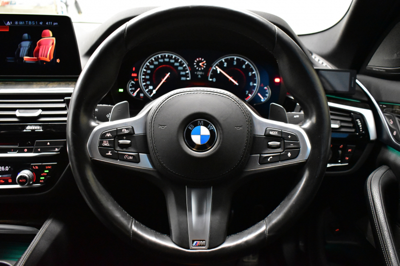 BMW 5シリーズ 540i Mｽﾎﾟｰﾂ ｻﾝﾙｰﾌ ｺﾝﾌｫｰﾄ&ﾊｲﾗｲﾝP 前席ｺﾝﾌｫｰﾄｼｰﾄ&ﾏｯｻｰｼﾞ&ﾍﾞﾝﾁﾚｰﾀｰ 全席ﾋｰﾀｰ付黒革 ﾊｰﾏﾝｶｰﾄﾞﾝ 4ｿﾞｰﾝAC 可変ｻｽ Mｽﾎﾟｰﾂﾌﾞﾚｰｷ LEDﾍｯﾄﾞﾗｲﾄ 液晶ﾒｰﾀｰ ACC LCW 全周囲ｶﾒﾗ  電動ﾄﾗﾝｸ 2年保証