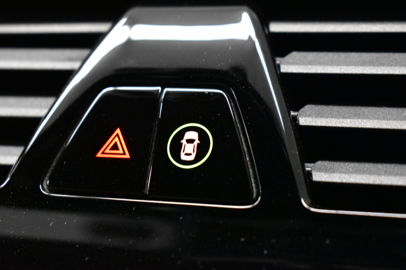 BMW 5シリーズ 540i Mｽﾎﾟｰﾂ ｻﾝﾙｰﾌ ｺﾝﾌｫｰﾄ&ﾊｲﾗｲﾝP 前席ｺﾝﾌｫｰﾄｼｰﾄ&ﾏｯｻｰｼﾞ&ﾍﾞﾝﾁﾚｰﾀｰ 全席ﾋｰﾀｰ付黒革 ﾊｰﾏﾝｶｰﾄﾞﾝ 4ｿﾞｰﾝAC 可変ｻｽ Mｽﾎﾟｰﾂﾌﾞﾚｰｷ LEDﾍｯﾄﾞﾗｲﾄ 液晶ﾒｰﾀｰ ACC LCW 全周囲ｶﾒﾗ  電動ﾄﾗﾝｸ 2年保証