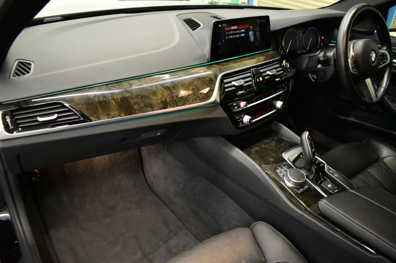 BMW 5シリーズ 540i Mｽﾎﾟｰﾂ ｻﾝﾙｰﾌ ｺﾝﾌｫｰﾄ&ﾊｲﾗｲﾝP 前席ｺﾝﾌｫｰﾄｼｰﾄ&ﾏｯｻｰｼﾞ&ﾍﾞﾝﾁﾚｰﾀｰ 全席ﾋｰﾀｰ付黒革 ﾊｰﾏﾝｶｰﾄﾞﾝ 4ｿﾞｰﾝAC 可変ｻｽ Mｽﾎﾟｰﾂﾌﾞﾚｰｷ LEDﾍｯﾄﾞﾗｲﾄ 液晶ﾒｰﾀｰ ACC LCW 全周囲ｶﾒﾗ  電動ﾄﾗﾝｸ 2年保証