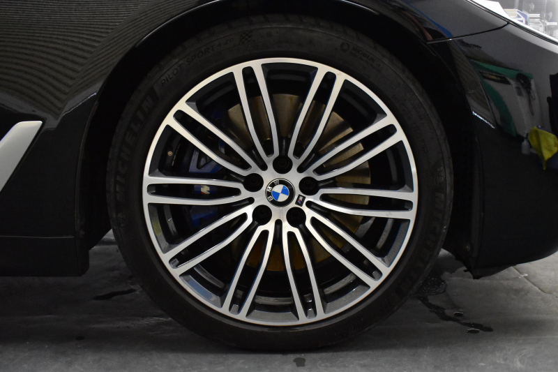 BMW 5シリーズ 540i Mｽﾎﾟｰﾂ ｻﾝﾙｰﾌ ｺﾝﾌｫｰﾄ&ﾊｲﾗｲﾝP 前席ｺﾝﾌｫｰﾄｼｰﾄ&ﾏｯｻｰｼﾞ&ﾍﾞﾝﾁﾚｰﾀｰ 全席ﾋｰﾀｰ付黒革 ﾊｰﾏﾝｶｰﾄﾞﾝ 4ｿﾞｰﾝAC 可変ｻｽ Mｽﾎﾟｰﾂﾌﾞﾚｰｷ LEDﾍｯﾄﾞﾗｲﾄ 液晶ﾒｰﾀｰ ACC LCW 全周囲ｶﾒﾗ  電動ﾄﾗﾝｸ 2年保証