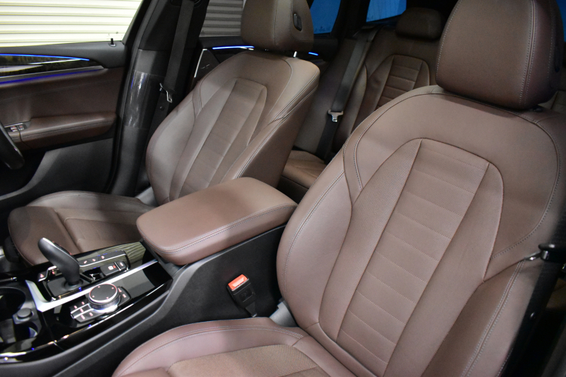BMW X3 Xﾄﾞﾗｲﾌﾞ20d Mｽﾎﾟｰﾂ ｾﾚｸﾄ&ﾊｲﾗｲﾝP ﾊﾟﾉﾗﾏｻﾝR 型式変更後ﾓﾃﾞﾙ(UZ20) harman/kardon ﾗｲﾌﾞｺｯｸﾋﾟｯﾄ  20AW LEDﾍｯﾄﾞﾗｲﾄ ACC HUD 前席ﾍﾞﾝﾁﾚｰｼｮﾝ&全席ﾋｰﾀｰ付茶革 LCW ﾀｯﾁﾊﾟﾈﾙﾅﾋﾞ  電動Rｹﾞｰﾄ ﾜｲﾔﾚｽ充電  2年保証