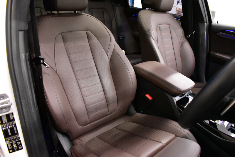 BMW X3 Xﾄﾞﾗｲﾌﾞ20d Mｽﾎﾟｰﾂ ｾﾚｸﾄ&ﾊｲﾗｲﾝP ﾊﾟﾉﾗﾏｻﾝR 型式変更後ﾓﾃﾞﾙ(UZ20) harman/kardon ﾗｲﾌﾞｺｯｸﾋﾟｯﾄ  20AW LEDﾍｯﾄﾞﾗｲﾄ ACC HUD 前席ﾍﾞﾝﾁﾚｰｼｮﾝ&全席ﾋｰﾀｰ付茶革 LCW ﾀｯﾁﾊﾟﾈﾙﾅﾋﾞ  電動Rｹﾞｰﾄ ﾜｲﾔﾚｽ充電  2年保証