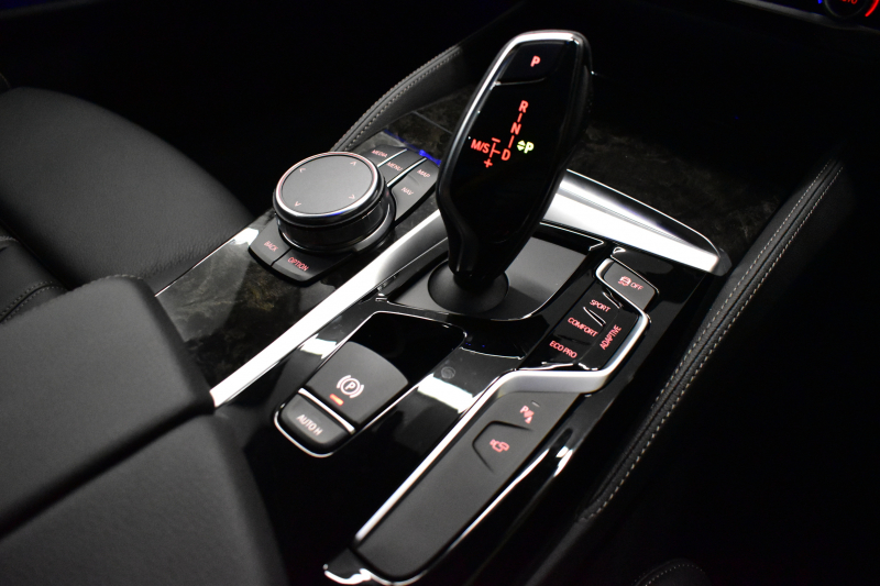 BMW 5シリーズ 540i Mｽﾎﾟｰﾂ 1ｵｰﾅｰ ｻﾝﾙｰﾌ ｲﾉﾍﾞｰｼｮﾝ&ﾊｲﾗｲﾝP 全席ﾋｰﾀｰ付黒革 HUD 可変ｻｽ Mｽﾎﾟｰﾂﾌﾞﾚｰｷ ｱﾀﾞﾌﾟﾃｨﾌﾞLEDﾍｯﾄﾞﾗｲﾄ 液晶ﾒｰﾀｰ ACC LCW ｼﾞｪｽﾁｬｰC付ﾀｯﾁﾊﾟﾈﾙﾅﾋﾞ全周囲ｶﾒﾗ ﾌﾙｾｸﾞ 電動ﾄﾗﾝｸ 2年保証