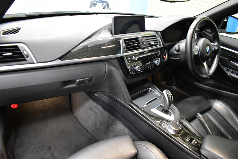 BMW 4シリーズ 440i ｶﾌﾞﾘｵﾚ Mｽﾎﾟｰﾂ LCI後期 ﾌﾟﾗｽP ﾍｷｻｺﾞﾅﾙLEDﾍｯﾄﾞﾗｲﾄ&ﾃｰﾙ 追従ACC HUD ﾋｰﾀｰ付黒革 ｴｱｶﾗｰ 液晶ﾒｰﾀｰ harman/kardon 19AW LCW  ﾀｯﾁﾊﾟﾈﾙHDDﾅﾋﾞBｶﾒﾗ ﾌﾙｾｸﾞ 2年保証