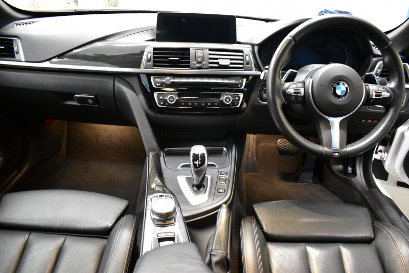 BMW 4シリーズ 440i ｶﾌﾞﾘｵﾚ Mｽﾎﾟｰﾂ LCI後期 ﾌﾟﾗｽP ﾍｷｻｺﾞﾅﾙLEDﾍｯﾄﾞﾗｲﾄ&ﾃｰﾙ 追従ACC HUD ﾋｰﾀｰ付黒革 ｴｱｶﾗｰ 液晶ﾒｰﾀｰ harman/kardon 19AW LCW  ﾀｯﾁﾊﾟﾈﾙHDDﾅﾋﾞBｶﾒﾗ ﾌﾙｾｸﾞ 2年保証