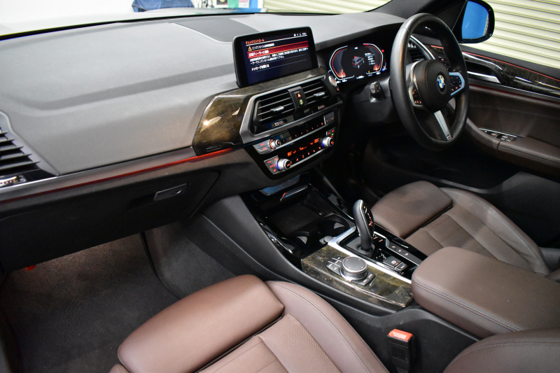 BMW X3 Xﾄﾞﾗｲﾌﾞ20d Mｽﾎﾟｰﾂ ｾﾚｸﾄ&ﾊｲﾗｲﾝP ﾊﾟﾉﾗﾏｻﾝR 型式変更後ﾓﾃﾞﾙ(UZ20) harman/kardon ﾗｲﾌﾞｺｯｸﾋﾟｯﾄ  20AW LEDﾍｯﾄﾞﾗｲﾄ ACC HUD 前席ﾍﾞﾝﾁﾚｰｼｮﾝ&全席ﾋｰﾀｰ付ﾓｶﾚｻﾞｰ LCW ﾀｯﾁﾊﾟﾈﾙﾅﾋﾞ  電動Rｹﾞｰﾄ ﾜｲﾔﾚｽ充電  2年保証