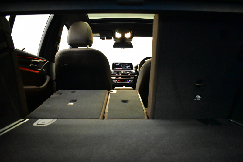 BMW X3 Xﾄﾞﾗｲﾌﾞ20d Mｽﾎﾟｰﾂ ｾﾚｸﾄ&ﾊｲﾗｲﾝP ﾊﾟﾉﾗﾏｻﾝR 型式変更後ﾓﾃﾞﾙ(UZ20) harman/kardon ﾗｲﾌﾞｺｯｸﾋﾟｯﾄ  20AW LEDﾍｯﾄﾞﾗｲﾄ ACC HUD 前席ﾍﾞﾝﾁﾚｰｼｮﾝ&全席ﾋｰﾀｰ付ﾓｶﾚｻﾞｰ LCW ﾀｯﾁﾊﾟﾈﾙﾅﾋﾞ  電動Rｹﾞｰﾄ ﾜｲﾔﾚｽ充電  2年保証
