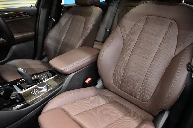 BMW X3 Xﾄﾞﾗｲﾌﾞ20d Mｽﾎﾟｰﾂ ｾﾚｸﾄ&ﾊｲﾗｲﾝP ﾊﾟﾉﾗﾏｻﾝR 型式変更後ﾓﾃﾞﾙ(UZ20) harman/kardon ﾗｲﾌﾞｺｯｸﾋﾟｯﾄ  20AW LEDﾍｯﾄﾞﾗｲﾄ ACC HUD 前席ﾍﾞﾝﾁﾚｰｼｮﾝ&全席ﾋｰﾀｰ付ﾓｶﾚｻﾞｰ LCW ﾀｯﾁﾊﾟﾈﾙﾅﾋﾞ  電動Rｹﾞｰﾄ ﾜｲﾔﾚｽ充電  2年保証
