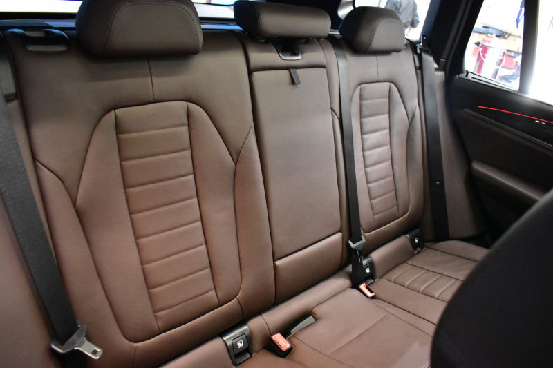 BMW X3 Xﾄﾞﾗｲﾌﾞ20d Mｽﾎﾟｰﾂ ｾﾚｸﾄ&ﾊｲﾗｲﾝP ﾊﾟﾉﾗﾏｻﾝR 型式変更後ﾓﾃﾞﾙ(UZ20) harman/kardon ﾗｲﾌﾞｺｯｸﾋﾟｯﾄ  20AW LEDﾍｯﾄﾞﾗｲﾄ ACC HUD 前席ﾍﾞﾝﾁﾚｰｼｮﾝ&全席ﾋｰﾀｰ付ﾓｶﾚｻﾞｰ LCW ﾀｯﾁﾊﾟﾈﾙﾅﾋﾞ  電動Rｹﾞｰﾄ ﾜｲﾔﾚｽ充電  2年保証