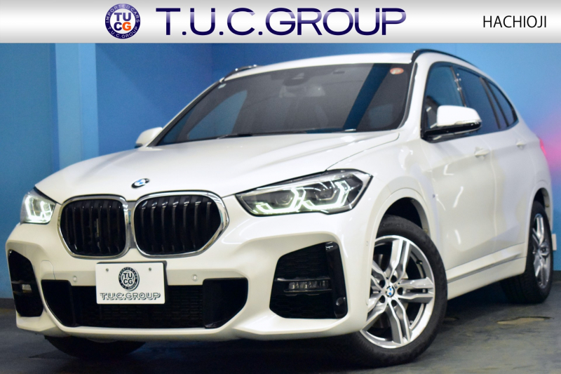 BMW X1 Xdrive25i  Mｽﾎﾟｰﾂ 後期LCI 高出力ｶﾞｿﾘﾝｴﾝｼﾞﾝ  ﾌｪｲｽﾘﾌﾄ後ﾓﾃﾞﾙ  1ｵｰﾅｰ 4WD 有償ｶﾗｰ「ﾐﾈﾗﾙﾎﾜｲﾄﾊﾟｰﾙ」 ﾊｲﾗｲﾝ&ｺﾝﾌｫｰﾄP 追従ACC HUD ﾋｰﾀｰ付電動黒革 ﾀｯﾁﾊﾟﾈﾙHDDﾅﾋﾞBｶﾒﾗ Pｱｼｽﾄ 衝突軽減B 車線逸脱&歩行者警告 電動Rｹﾞｰﾄ 18AW 2年保証