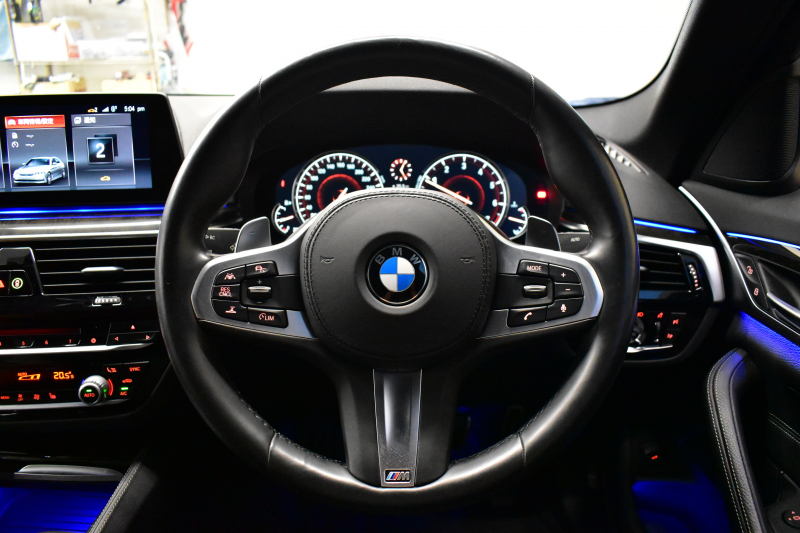 BMW 5シリーズ 530i Mｽﾎﾟｰﾂ ｻﾝﾙｰﾌ ﾊｲﾗｲﾝP 高出力ﾓﾃﾞﾙ 全席ﾋｰﾀｰ付黒革 LEDﾍｯﾄﾞﾗｲﾄ 追従ACC  Mｽﾎﾟｰﾂﾌﾞﾚｰｷ 19AW 液晶ﾒｰﾀｰ 車線変更警告 ﾀｯﾁﾊﾟﾈﾙ対応iﾄﾞﾗｲﾌﾞﾅﾋﾞﾌﾙｾｸﾞ全周囲ｶﾒﾗ Pｱｼｽﾄ 電動ﾄﾗﾝｸ 2年保証