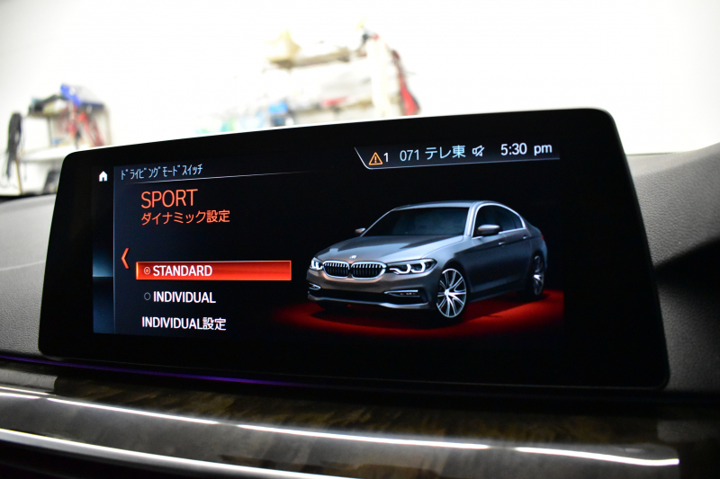 BMW 5シリーズ 523d Mｽﾎﾟｰﾂ ﾊｲﾗｲﾝP 全席ﾋｰﾀｰ付黒革 HUD LEDﾍｯﾄﾞﾗｲﾄ 追従ACC ｿﾌﾄｸﾛｰｽﾞﾄﾞｱ 液晶ﾒｰﾀｰ ｼﾞｪｽﾁｬ-C付ﾀｯﾁﾊﾟﾈﾙ対応iﾄﾞﾗｲﾌﾞHDDﾅﾋﾞﾌﾙｾｸﾞ 全周囲ｶﾒﾗ3Dﾋﾞｭｰ 車線変更&逸脱警告 衝突軽減ﾌﾞﾚｰｷ 電動ﾄﾗﾝｸ 2年保証