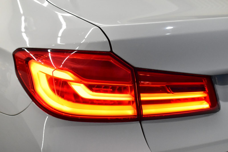 BMW 5シリーズ 523d Mｽﾎﾟｰﾂ ﾊｲﾗｲﾝP 全席ﾋｰﾀｰ付黒革 HUD LEDﾍｯﾄﾞﾗｲﾄ 追従ACC ｿﾌﾄｸﾛｰｽﾞﾄﾞｱ 液晶ﾒｰﾀｰ ｼﾞｪｽﾁｬ-C付ﾀｯﾁﾊﾟﾈﾙ対応iﾄﾞﾗｲﾌﾞHDDﾅﾋﾞﾌﾙｾｸﾞ 全周囲ｶﾒﾗ3Dﾋﾞｭｰ 車線変更&逸脱警告 衝突軽減ﾌﾞﾚｰｷ 電動ﾄﾗﾝｸ 2年保証