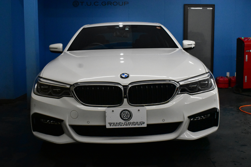 BMW 5シリーズ 523d Mｽﾎﾟｰﾂ ﾊｲﾗｲﾝP 全席ﾋｰﾀｰ付黒革 HUD LEDﾍｯﾄﾞﾗｲﾄ 追従ACC ｿﾌﾄｸﾛｰｽﾞﾄﾞｱ 液晶ﾒｰﾀｰ ｼﾞｪｽﾁｬ-C付ﾀｯﾁﾊﾟﾈﾙ対応iﾄﾞﾗｲﾌﾞHDDﾅﾋﾞﾌﾙｾｸﾞ 全周囲ｶﾒﾗ3Dﾋﾞｭｰ 車線変更&逸脱警告 衝突軽減ﾌﾞﾚｰｷ 電動ﾄﾗﾝｸ 2年保証