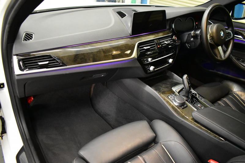 BMW 5シリーズ 523d Mｽﾎﾟｰﾂ ﾊｲﾗｲﾝP 全席ﾋｰﾀｰ付黒革 HUD LEDﾍｯﾄﾞﾗｲﾄ 追従ACC ｿﾌﾄｸﾛｰｽﾞﾄﾞｱ 液晶ﾒｰﾀｰ ｼﾞｪｽﾁｬ-C付ﾀｯﾁﾊﾟﾈﾙ対応iﾄﾞﾗｲﾌﾞHDDﾅﾋﾞﾌﾙｾｸﾞ 全周囲ｶﾒﾗ3Dﾋﾞｭｰ 車線変更&逸脱警告 衝突軽減ﾌﾞﾚｰｷ 電動ﾄﾗﾝｸ 2年保証