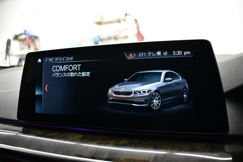 BMW 5シリーズ 523d Mｽﾎﾟｰﾂ ﾊｲﾗｲﾝP 全席ﾋｰﾀｰ付黒革 HUD LEDﾍｯﾄﾞﾗｲﾄ 追従ACC ｿﾌﾄｸﾛｰｽﾞﾄﾞｱ 液晶ﾒｰﾀｰ ｼﾞｪｽﾁｬ-C付ﾀｯﾁﾊﾟﾈﾙ対応iﾄﾞﾗｲﾌﾞHDDﾅﾋﾞﾌﾙｾｸﾞ 全周囲ｶﾒﾗ3Dﾋﾞｭｰ 車線変更&逸脱警告 衝突軽減ﾌﾞﾚｰｷ 電動ﾄﾗﾝｸ 2年保証