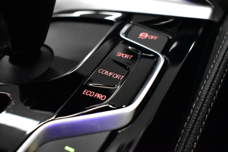 BMW 5シリーズ 523d Mｽﾎﾟｰﾂ ﾊｲﾗｲﾝP 全席ﾋｰﾀｰ付黒革 HUD LEDﾍｯﾄﾞﾗｲﾄ 追従ACC ｿﾌﾄｸﾛｰｽﾞﾄﾞｱ 液晶ﾒｰﾀｰ ｼﾞｪｽﾁｬ-C付ﾀｯﾁﾊﾟﾈﾙ対応iﾄﾞﾗｲﾌﾞHDDﾅﾋﾞﾌﾙｾｸﾞ 全周囲ｶﾒﾗ3Dﾋﾞｭｰ 車線変更&逸脱警告 衝突軽減ﾌﾞﾚｰｷ 電動ﾄﾗﾝｸ 2年保証