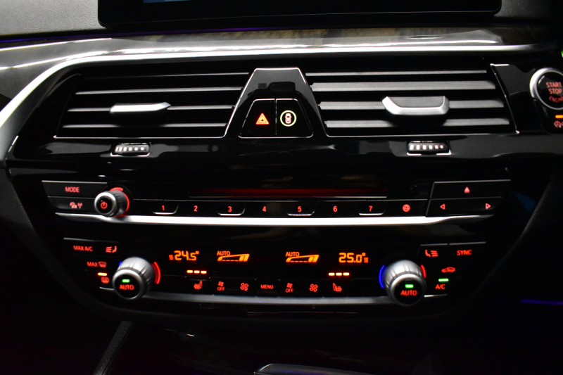 BMW 5シリーズ 523d Mｽﾎﾟｰﾂ ﾊｲﾗｲﾝP 全席ﾋｰﾀｰ付黒革 HUD LEDﾍｯﾄﾞﾗｲﾄ 追従ACC ｿﾌﾄｸﾛｰｽﾞﾄﾞｱ 液晶ﾒｰﾀｰ ｼﾞｪｽﾁｬ-C付ﾀｯﾁﾊﾟﾈﾙ対応iﾄﾞﾗｲﾌﾞHDDﾅﾋﾞﾌﾙｾｸﾞ 全周囲ｶﾒﾗ3Dﾋﾞｭｰ 車線変更&逸脱警告 衝突軽減ﾌﾞﾚｰｷ 電動ﾄﾗﾝｸ 2年保証