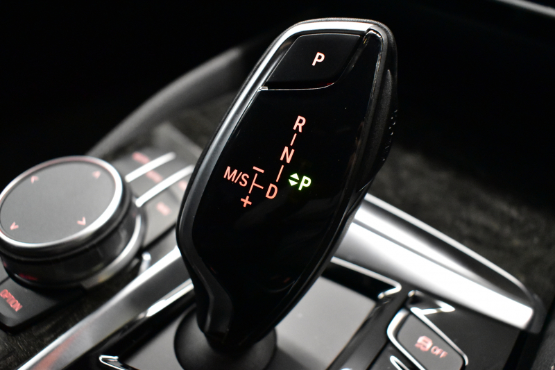 BMW 5シリーズ 530i Mｽﾎﾟｰﾂ ｲﾉﾍﾞｰｼｮﾝ＆ﾊｲﾗｲﾝP 高出力ﾓﾃﾞﾙ  型式変更後(JR20) 全席ﾋｰﾀｰ付黒革 LEDﾍｯﾄﾞﾗｲﾄ 追従ACC  HUD Mｽﾎﾟｰﾂﾌﾞﾚｰｷ 19AW 全面液晶ﾒｰﾀｰ LCW ｼﾞｪｽﾁｬｰC付ﾀｯﾁﾊﾟﾈﾙ対応iﾄﾞﾗｲﾌﾞﾅﾋﾞﾌﾙｾｸﾞ全周囲ｶﾒﾗ Pｱｼｽﾄ ﾜｲﾔﾚｽ充電 電動ﾄﾗﾝｸ 2年保証