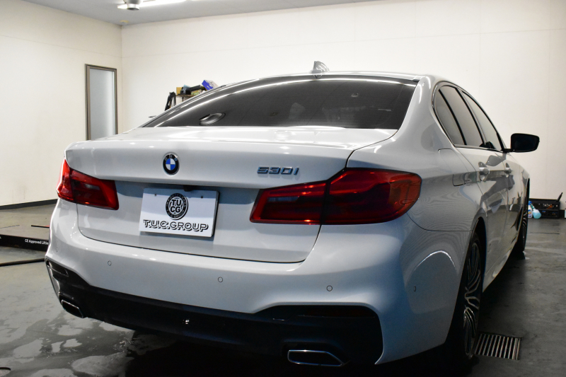 BMW 5シリーズ 530i Mｽﾎﾟｰﾂ ｲﾉﾍﾞｰｼｮﾝ＆ﾊｲﾗｲﾝP 高出力ﾓﾃﾞﾙ  型式変更後(JR20) 全席ﾋｰﾀｰ付黒革 LEDﾍｯﾄﾞﾗｲﾄ 追従ACC  HUD Mｽﾎﾟｰﾂﾌﾞﾚｰｷ 19AW 全面液晶ﾒｰﾀｰ LCW ｼﾞｪｽﾁｬｰC付ﾀｯﾁﾊﾟﾈﾙ対応iﾄﾞﾗｲﾌﾞﾅﾋﾞﾌﾙｾｸﾞ全周囲ｶﾒﾗ Pｱｼｽﾄ ﾜｲﾔﾚｽ充電 電動ﾄﾗﾝｸ 2年保証