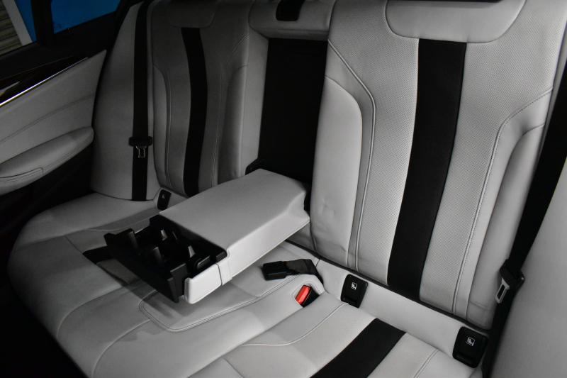 BMW Mシリーズ M5 V8ﾂｲﾝﾀｰﾎﾞ600馬力 MxDrive 令和8年5月ﾘﾁｳﾑｲｵﾝﾊﾞｯﾃﾘｰ交換済 ｺﾝﾌｫｰﾄP 全席ﾋｰﾀｰ&前席ﾍﾞﾝﾁﾚｰｼｮﾝ&ﾏｯｻｰｼﾞ付ｼﾙﾊﾞｰｽﾄｰﾝﾒﾘﾉ革 ｽﾃｱﾘﾝｸﾞﾋｰﾀｰ ｱﾝﾋﾞｴﾝﾄｴｱP  追従ACC LCW LED HUD 液晶ﾒｰﾀｰ 3Dﾋﾞｭｰ 20AW ｿﾌﾄｸﾛｰｽﾞﾄﾞｱ 2年保証