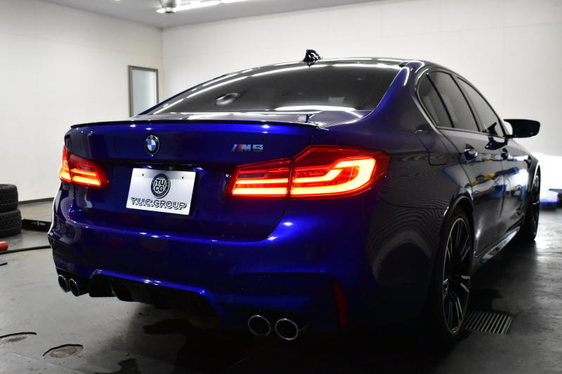 BMW Mシリーズ M5 V8ﾂｲﾝﾀｰﾎﾞ600馬力 MxDrive 令和8年5月ﾘﾁｳﾑｲｵﾝﾊﾞｯﾃﾘｰ交換済 ｺﾝﾌｫｰﾄP 全席ﾋｰﾀｰ&前席ﾍﾞﾝﾁﾚｰｼｮﾝ&ﾏｯｻｰｼﾞ付ｼﾙﾊﾞｰｽﾄｰﾝﾒﾘﾉ革 ｽﾃｱﾘﾝｸﾞﾋｰﾀｰ ｱﾝﾋﾞｴﾝﾄｴｱP  追従ACC LCW LED HUD 液晶ﾒｰﾀｰ 3Dﾋﾞｭｰ 20AW ｿﾌﾄｸﾛｰｽﾞﾄﾞｱ 2年保証