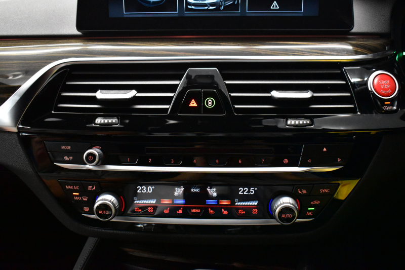 BMW Mシリーズ M5 V8ﾂｲﾝﾀｰﾎﾞ600馬力 MxDrive 令和8年5月ﾘﾁｳﾑｲｵﾝﾊﾞｯﾃﾘｰ交換済 ｺﾝﾌｫｰﾄP 全席ﾋｰﾀｰ&前席ﾍﾞﾝﾁﾚｰｼｮﾝ&ﾏｯｻｰｼﾞ付ｼﾙﾊﾞｰｽﾄｰﾝﾒﾘﾉ革 ｽﾃｱﾘﾝｸﾞﾋｰﾀｰ ｱﾝﾋﾞｴﾝﾄｴｱP  追従ACC LCW LED HUD 液晶ﾒｰﾀｰ 3Dﾋﾞｭｰ 20AW ｿﾌﾄｸﾛｰｽﾞﾄﾞｱ 2年保証