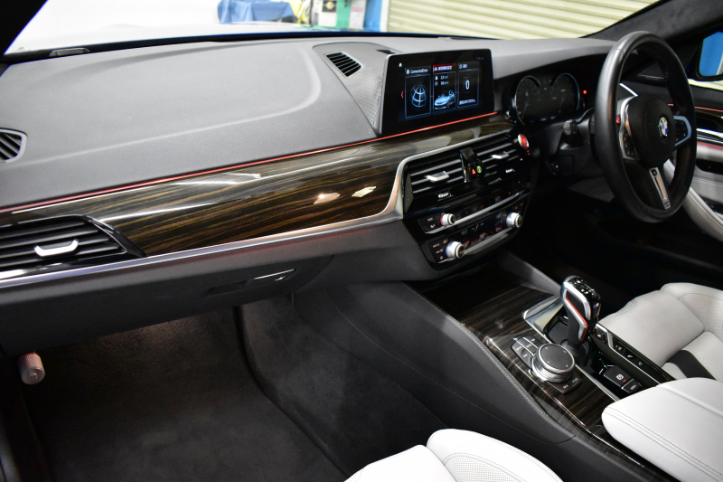 BMW Mシリーズ M5 V8ﾂｲﾝﾀｰﾎﾞ600馬力 MxDrive 令和8年5月ﾘﾁｳﾑｲｵﾝﾊﾞｯﾃﾘｰ交換済 ｺﾝﾌｫｰﾄP 全席ﾋｰﾀｰ&前席ﾍﾞﾝﾁﾚｰｼｮﾝ&ﾏｯｻｰｼﾞ付ｼﾙﾊﾞｰｽﾄｰﾝﾒﾘﾉ革 ｽﾃｱﾘﾝｸﾞﾋｰﾀｰ ｱﾝﾋﾞｴﾝﾄｴｱP  追従ACC LCW LED HUD 液晶ﾒｰﾀｰ 3Dﾋﾞｭｰ 20AW ｿﾌﾄｸﾛｰｽﾞﾄﾞｱ 2年保証
