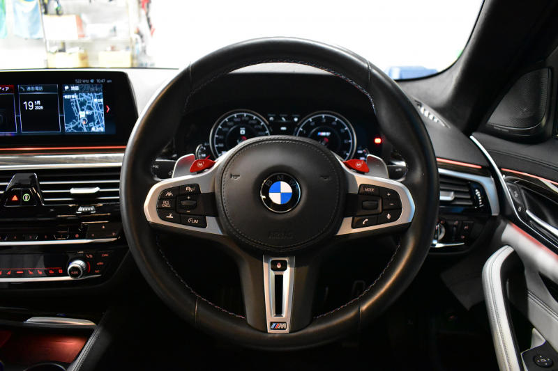 BMW Mシリーズ M5 V8ﾂｲﾝﾀｰﾎﾞ600馬力 MxDrive 令和8年5月ﾘﾁｳﾑｲｵﾝﾊﾞｯﾃﾘｰ交換済 ｺﾝﾌｫｰﾄP 全席ﾋｰﾀｰ&前席ﾍﾞﾝﾁﾚｰｼｮﾝ&ﾏｯｻｰｼﾞ付ｼﾙﾊﾞｰｽﾄｰﾝﾒﾘﾉ革 ｽﾃｱﾘﾝｸﾞﾋｰﾀｰ ｱﾝﾋﾞｴﾝﾄｴｱP  追従ACC LCW LED HUD 液晶ﾒｰﾀｰ 3Dﾋﾞｭｰ 20AW ｿﾌﾄｸﾛｰｽﾞﾄﾞｱ 2年保証