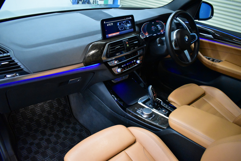 BMW X3 Xﾄﾞﾗｲﾌﾞ20d Mｽﾎﾟｰﾂ ｾﾚｸﾄ&ﾊｲﾗｲﾝP ﾊﾟﾉﾗﾏｻﾝR 型式変更後ﾓﾃﾞﾙ(UZ20) harman/kardon ﾗｲﾌﾞｺｯｸﾋﾟｯﾄ  20AW LEDﾍｯﾄﾞﾗｲﾄ ACC HUD 全席ﾋｰﾀｰ付茶革 LCW ﾀｯﾁﾊﾟﾈﾙﾅﾋﾞ  電動Rｹﾞｰﾄ ﾜｲﾔﾚｽ充電  2年保証