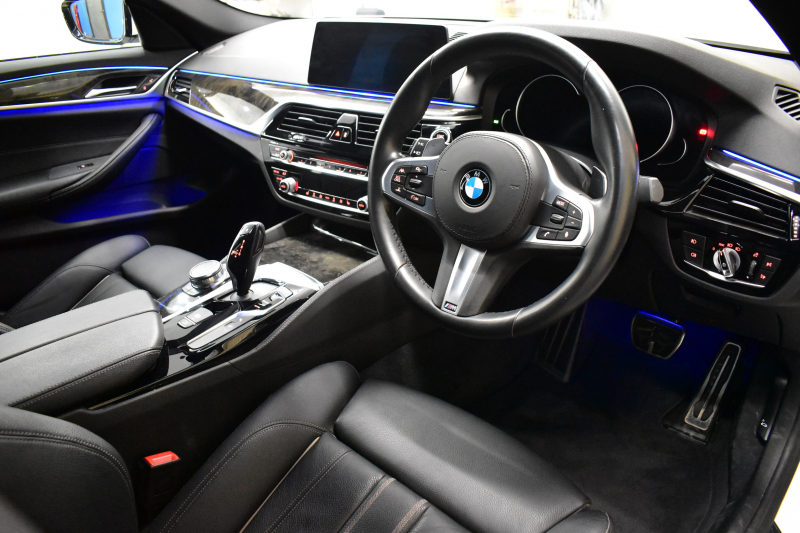 BMW 5シリーズ 530i Mｽﾎﾟｰﾂ ﾊｲﾗｲﾝP 高出力ﾓﾃﾞﾙ 1ｵｰﾅｰ 全席ﾋｰﾀｰ付黒革 LEDﾍｯﾄﾞﾗｲﾄ 追従ACC  Mｽﾎﾟｰﾂﾌﾞﾚｰｷ 19AW 液晶ﾒｰﾀｰ 車線変更警告 ﾀｯﾁﾊﾟﾈﾙ対応iﾄﾞﾗｲﾌﾞﾅﾋﾞﾌﾙｾｸﾞ全周囲ｶﾒﾗ Pｱｼｽﾄ 電動ﾄﾗﾝｸ 2年保証