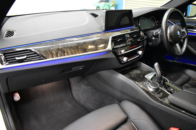 BMW 5シリーズ 530i Mｽﾎﾟｰﾂ ﾊｲﾗｲﾝP 高出力ﾓﾃﾞﾙ 1ｵｰﾅｰ 全席ﾋｰﾀｰ付黒革 LEDﾍｯﾄﾞﾗｲﾄ 追従ACC  Mｽﾎﾟｰﾂﾌﾞﾚｰｷ 19AW 液晶ﾒｰﾀｰ 車線変更警告 ﾀｯﾁﾊﾟﾈﾙ対応iﾄﾞﾗｲﾌﾞﾅﾋﾞﾌﾙｾｸﾞ全周囲ｶﾒﾗ Pｱｼｽﾄ 電動ﾄﾗﾝｸ 2年保証